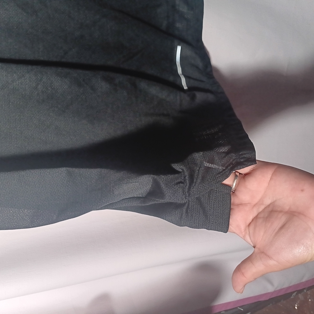 Nike Men's Black Sports Shirt - Picture 9 of 12